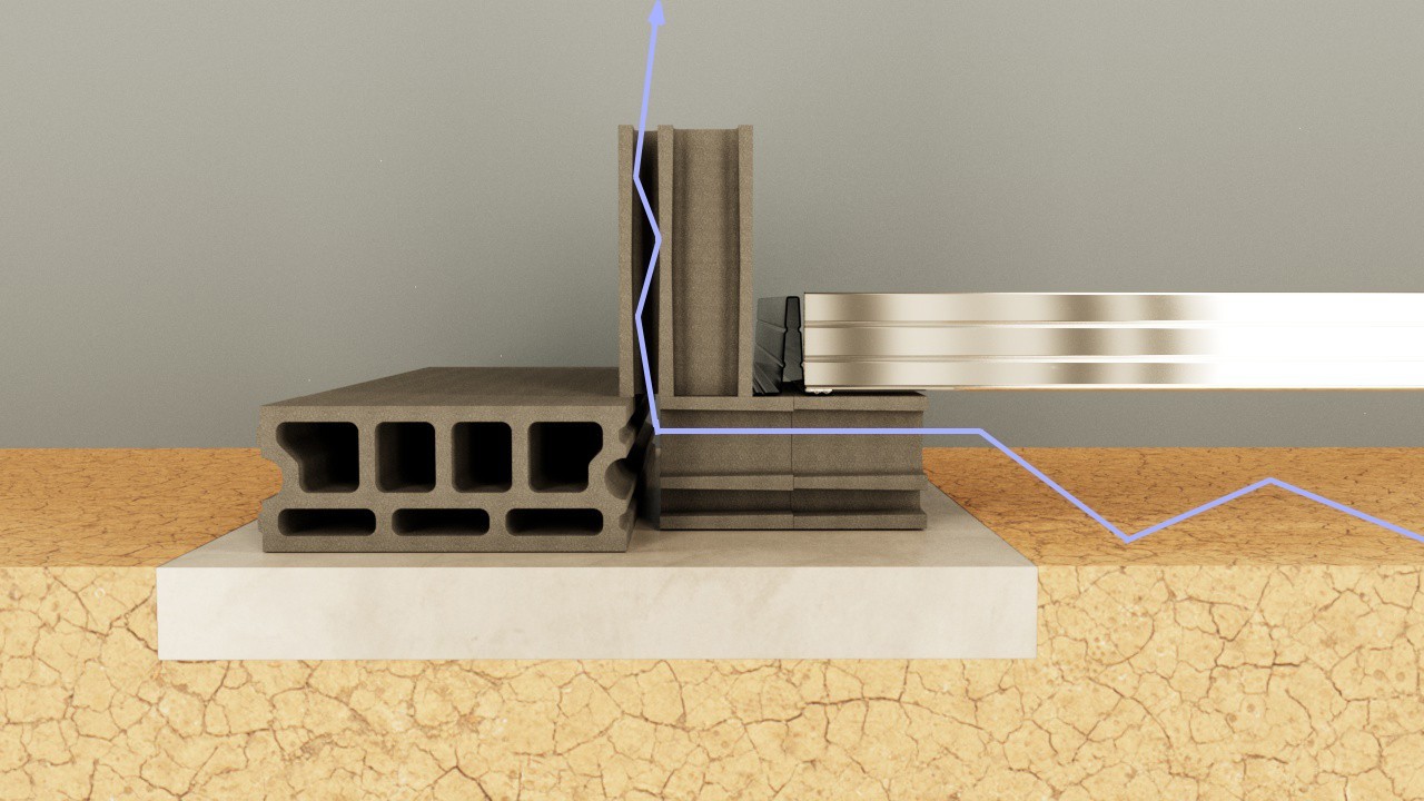 Fig. 1 sezione dei cordoli su base in cemento, con la ventilazione nei blocchi ed i travetti metallici